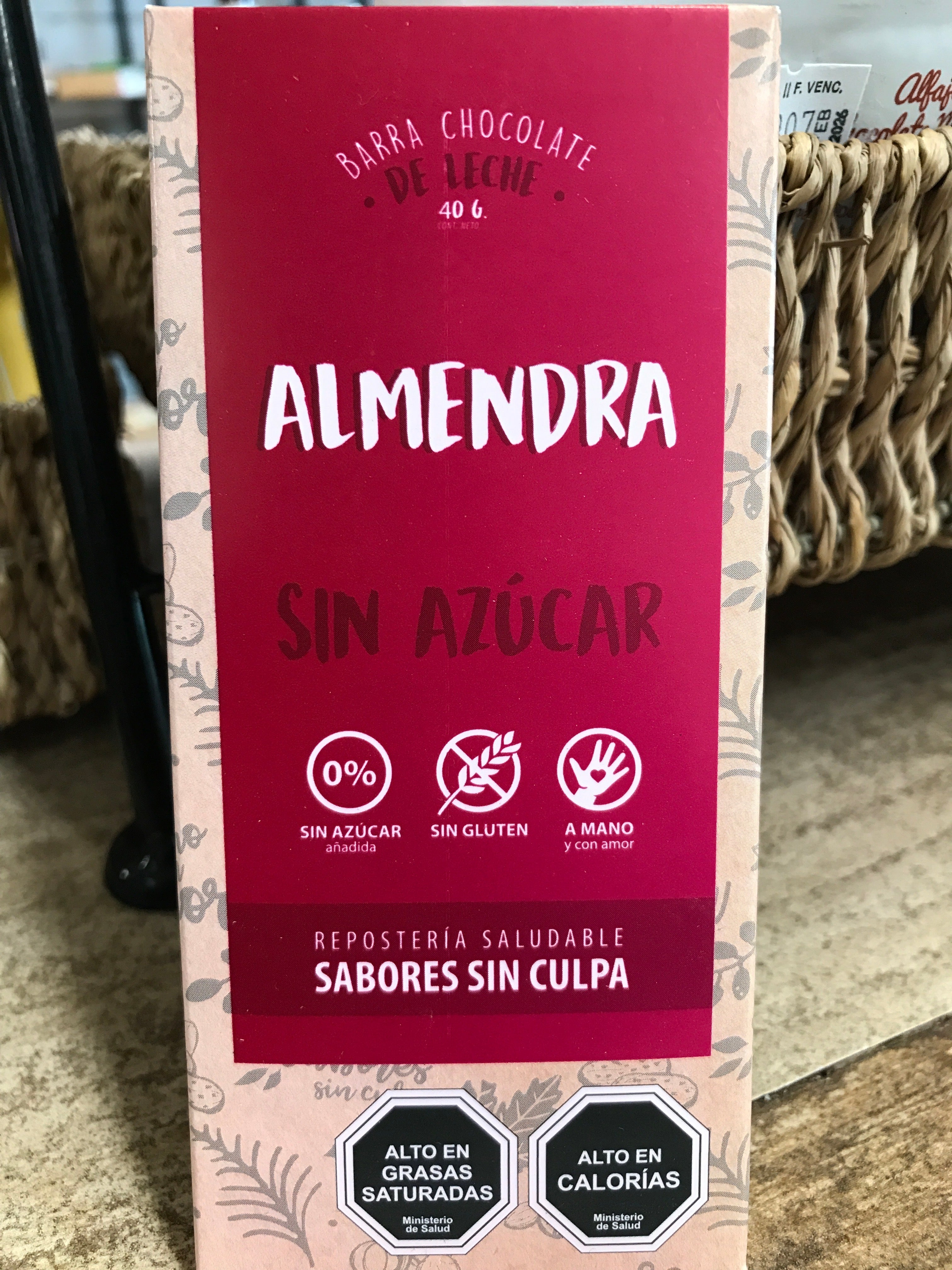 Barra de Chocolate de Leche Almendra Sin Azúcar Sabores sin Culpa - 40 gr