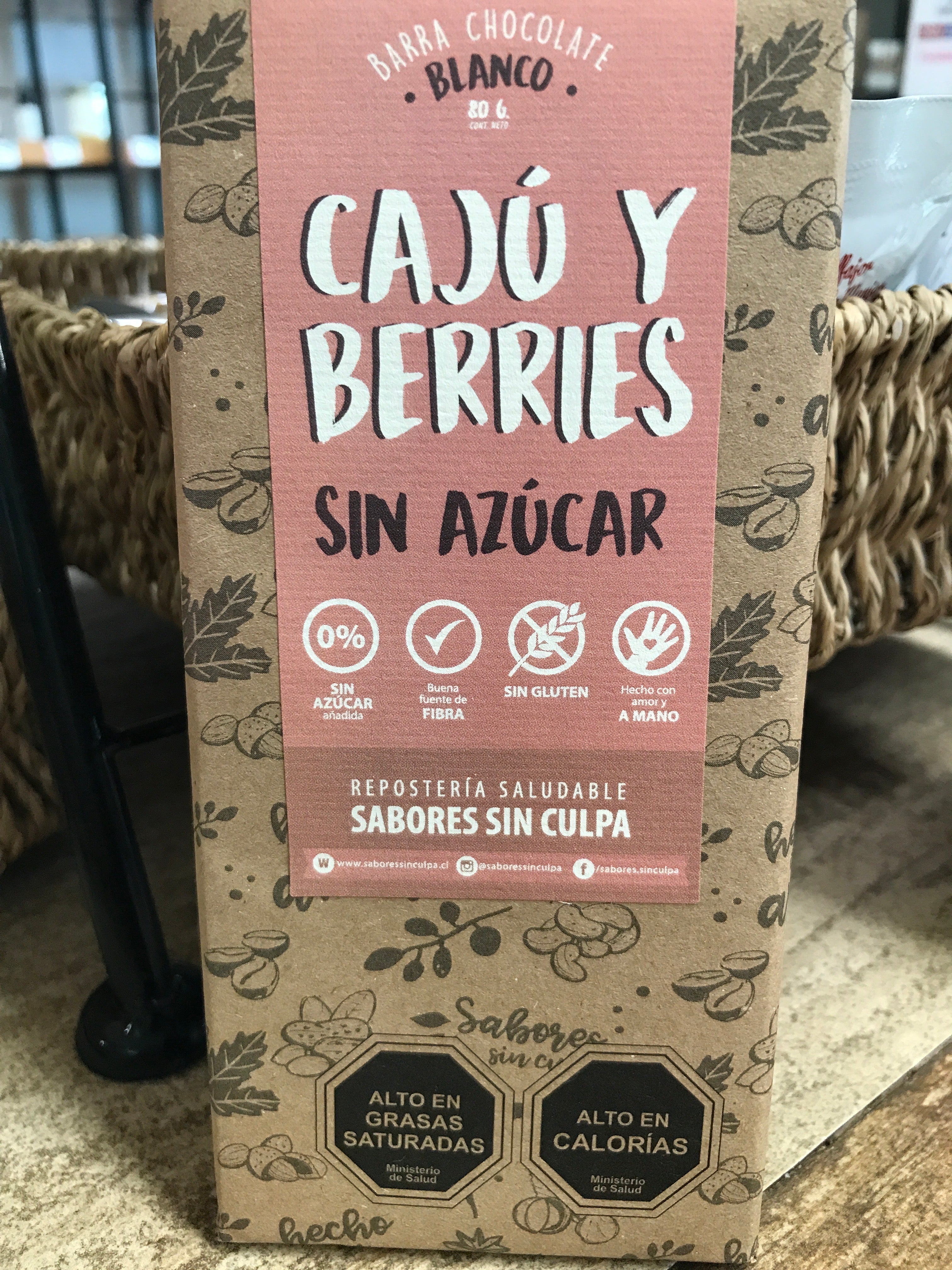 Barra de Chocolate Blanco Caju y Berries Sin Azúcar Sabores sin Culpa - 80 gr