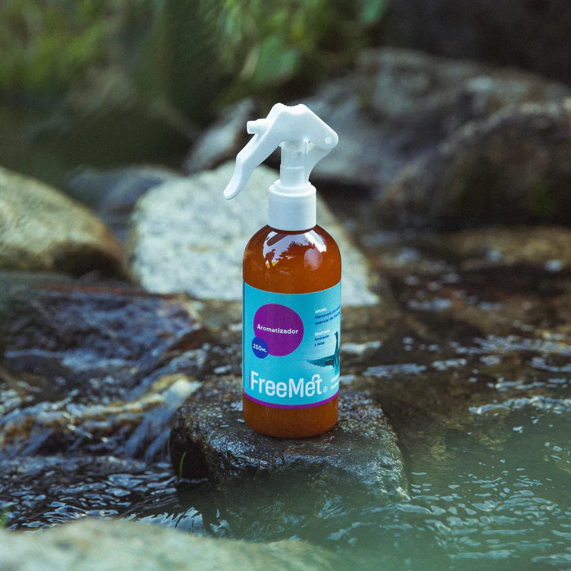 Aromatizador de Ambiente y Telas Durazno Manzana Frutilla Freemet - 250 ml